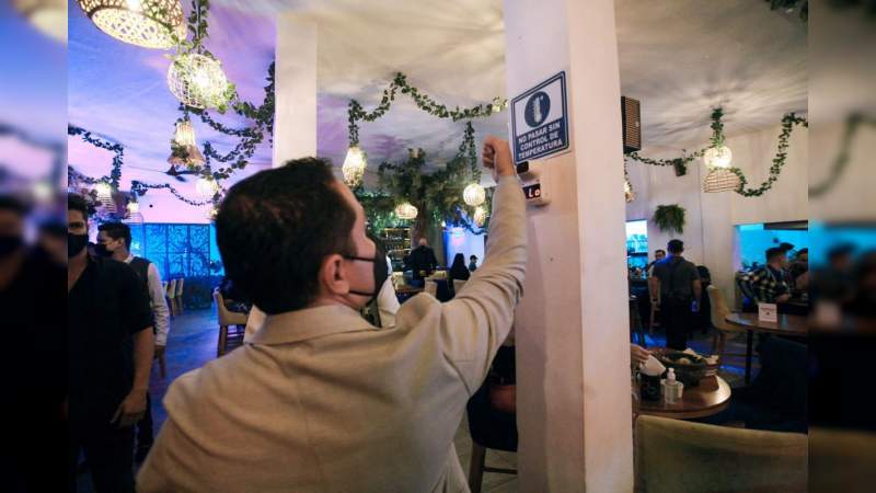 Verifican en Uruapan, Michoacán, establecimientos comerciales y de servicio cumplan con las medidas sanitarias