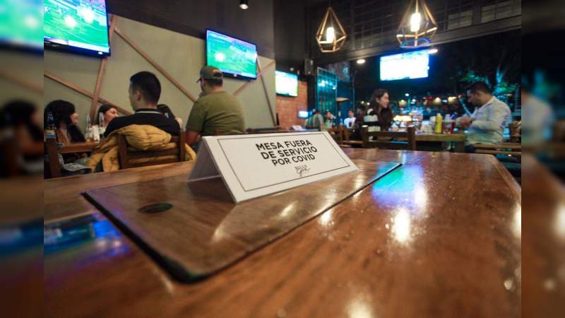 Verifican en Uruapan, Michoacán, establecimientos comerciales y de servicio cumplan con las medidas sanitarias