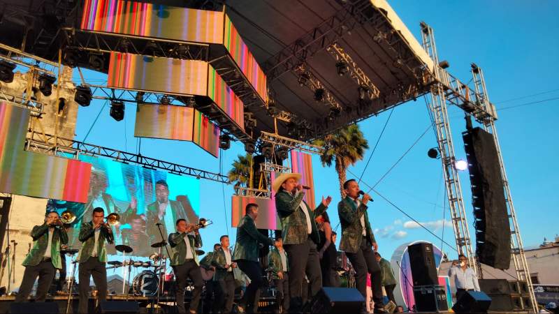 La Dinastía de Tuzantla pone a bailar a los Guanajuatenses 