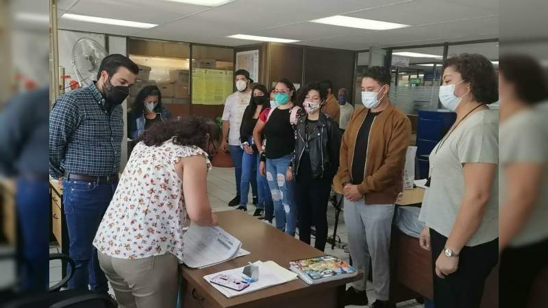 Inicia SEE entrega de más de mil 200 plazas a docentes michoacanos para ciclo escolar 2021-2022