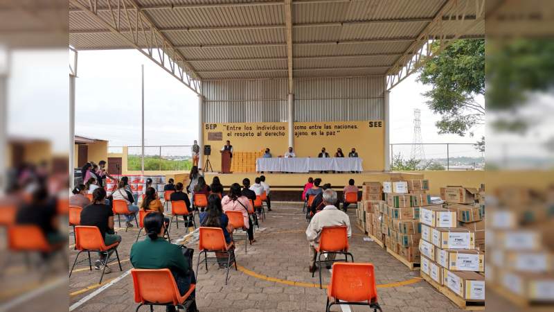 Proporciona SEE a 15 planteles de La Piedad insumos sanitarios y mobiliario 