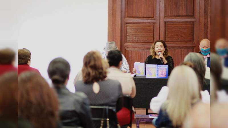 Presentan escritores uruapenses los poemarios “Mi Voz en la Palabra” y “El Lenguajero” 