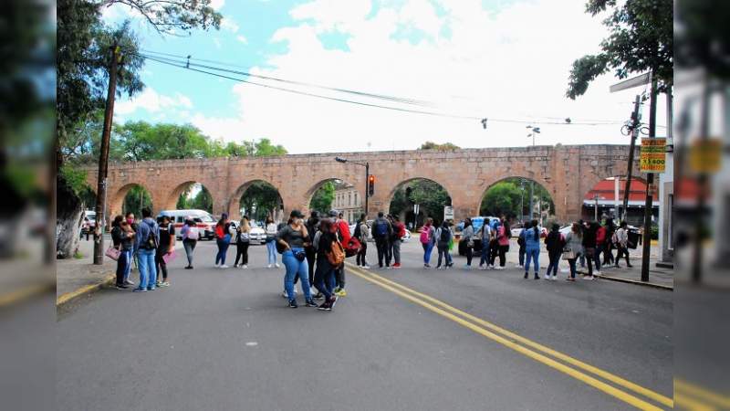 SEE otorga mil 200 plazas a normalistas que aprobaron examen 
