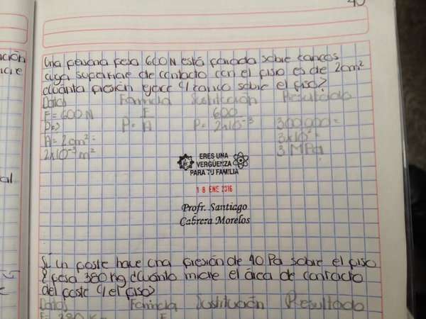 Maestro califica a sus alumnos con sellos humillantes  - Foto 2