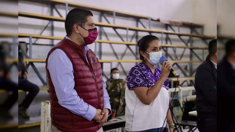 Supervisan Campos Equihua y Roberto Pantoja jornada de vacunación Covid-19 en Uruapan 