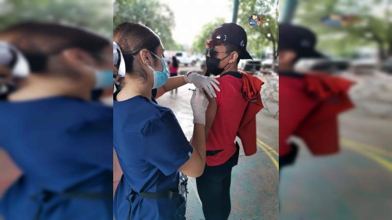 En Apatzingán, Michoacán, se han aplicado 16 mil 121 dosis de la vacuna Pfizer contra el Covid-19 a jóvenes de 18 a 29 años 