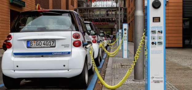 Alemania destinará mil millones de euros para incentivar el uso de autos eléctricos 
