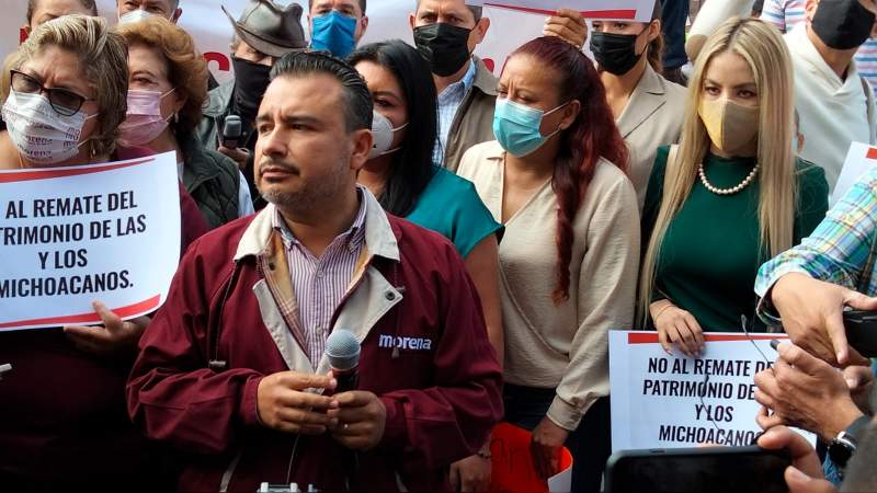 Diputados electos de MORENA-PT se manifiestan contra la desincorporación de bienes michoacanos 
