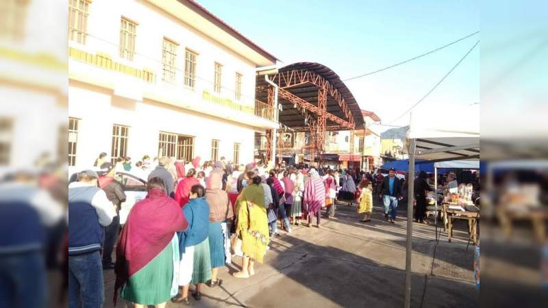 Este viernes dio inicio la vacunación contra Covid-19 en 3 comunidades indígenas de Uruapan 
