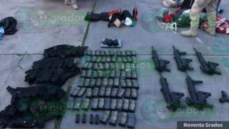 En Michoacán, Guanajuato y Sinaloa, delincuentes presumen el fusil FX-05 “Xiuhcóatl”, fabricado por la Sedena para el combate al crimen 