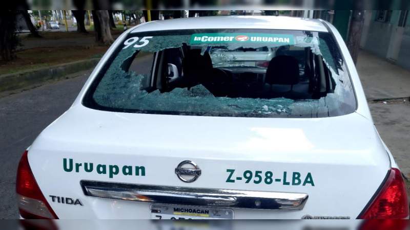 Aseguran a dos taxistas por vandalizar vehículos en Uruapan