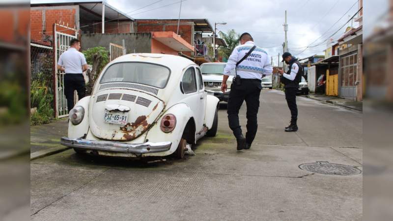 Notifica Tránsito de Uruapan a talleres mecánicos para que retiren vehículos de la vía pública