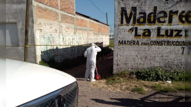 Hombre es hallado baleado y sin vida sobre la carretera en Guadalupe, Zacatecas 