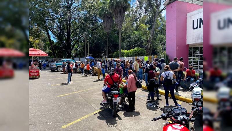 Ordenada y fluida, jornada de vacunación Covid-19 en Uruapan