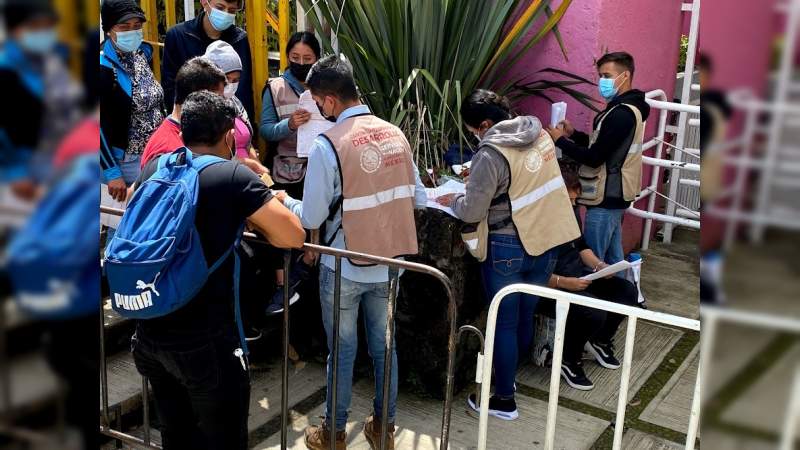 Ordenada y fluida, jornada de vacunación Covid-19 en Uruapan