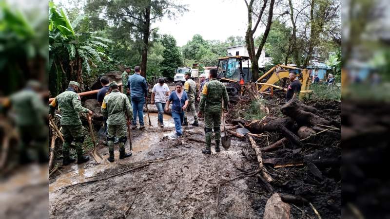 Aplican Plan DN-III-E en Peribán por desbordamiento de un río 