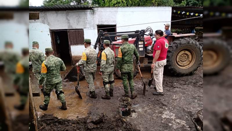 Aplican Plan DN-III-E en Peribán por desbordamiento de un río 