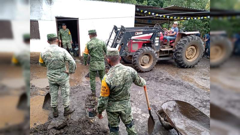 Aplican Plan DN-III-E en Peribán por desbordamiento de un río 