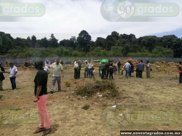 Familiares de niño que murió en primaria de Michoacán cuestionan autopsia y denuncian irregularidades - Foto 3 