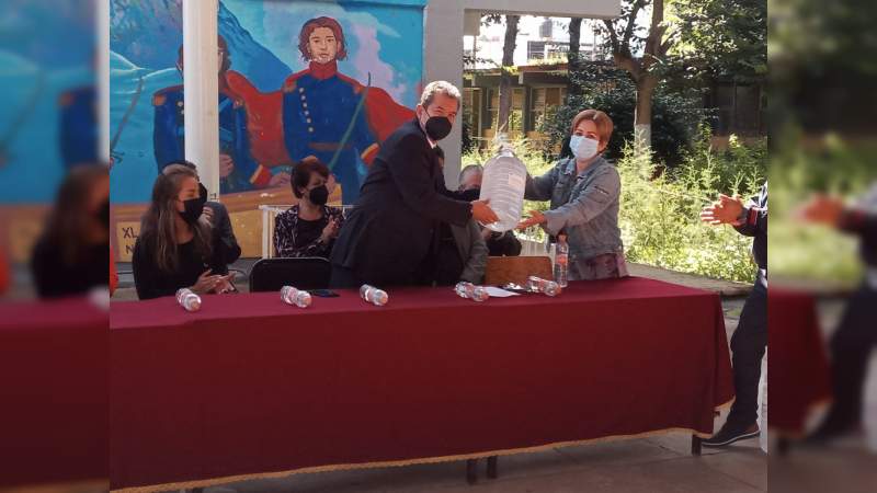 Entrega SEP y Conacyt 980 litros de gel antibacterial a secundarias generales de Morelia 