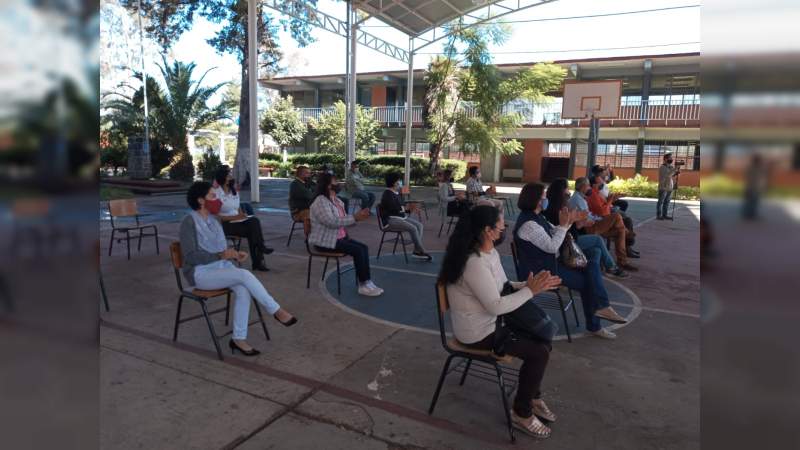 Entrega SEP y Conacyt 980 litros de gel antibacterial a secundarias generales de Morelia 