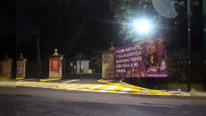 A un año del asesinato de Jessica, Morelia, Michoacán se llena de mantas