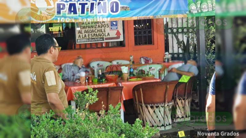 Ultiman a tiros a dos hombres dentro de un restaurante de mariscos en Jacona, Michoacán 