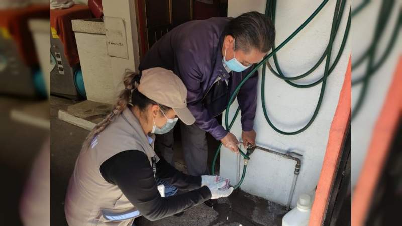 Realizan trabajos de saneamiento en colonias afectadas por las lluvias en Maravatío, Michoacán 