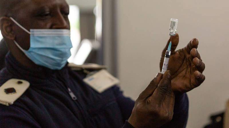Vacuna anticovid de Johnson & Johnson protegería 100% de infección grave con una dosis de refuerzo 