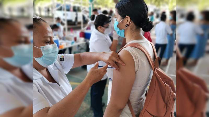 En Apatzingán inicia aplicación de 2ª dosis de la vacuna Pfizer a personas de 18 a 29 años de edad 