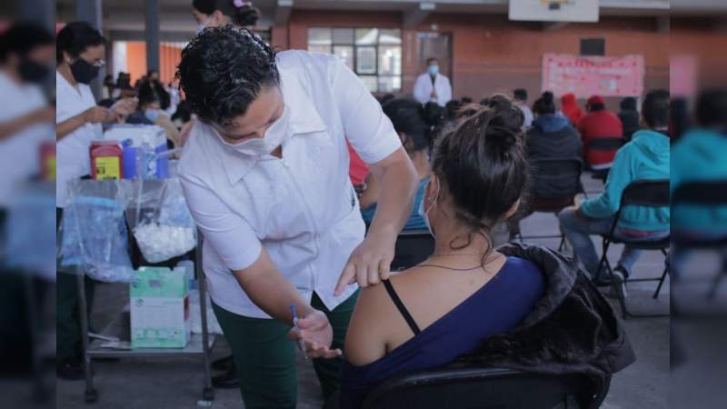 Da inicio vacunación de primera dosis Covid-19 a jóvenes en Huandacareo, Michoacán