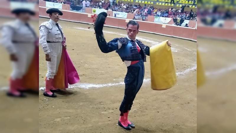 De todo un poco en la novillada de selección que se dio anoche en el Palacio del Arte; Bruno Vélez conectó