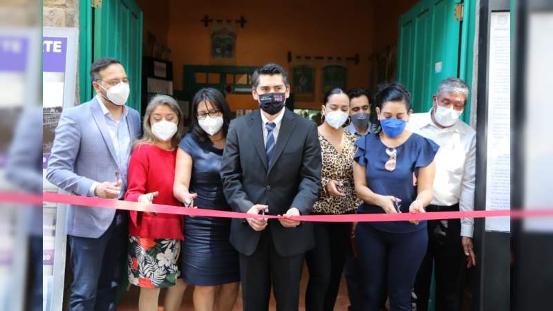 Recibe Antonio Ixtláhuac, constancia de incorporación de La Casona de la Estación, a la Red Nacional de Espacios Culturales y Museos Ferrocarrileros  