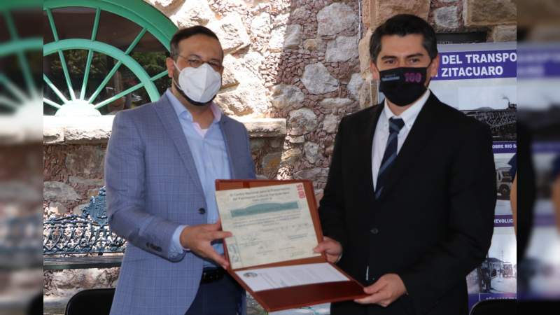Recibe Antonio Ixtláhuac, constancia de incorporación de La Casona de la Estación, a la Red Nacional de Espacios Culturales y Museos Ferrocarrileros  