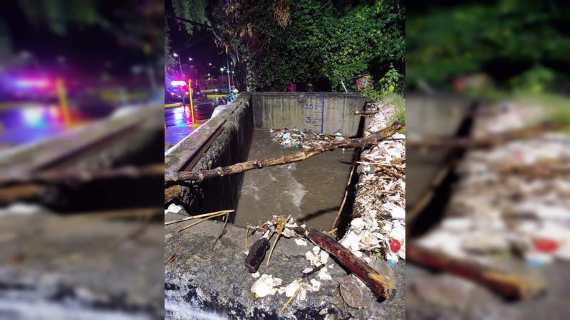 Fuerte lluvia ocasiona desbordamiento del Río San Buenaventura, en Xochimilco 