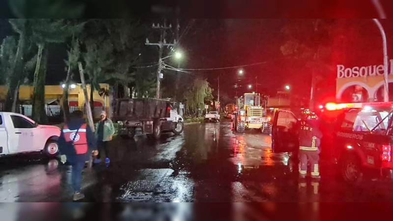 Fuerte lluvia ocasiona desbordamiento del Río San Buenaventura, en Xochimilco 