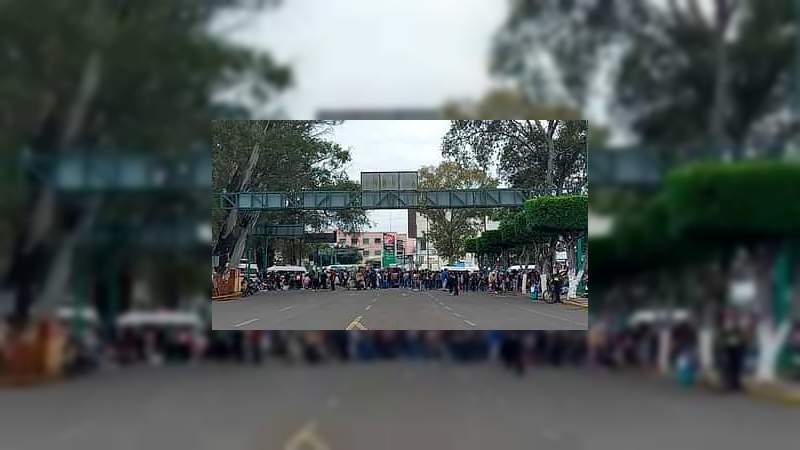 Normalistas se unen a manifestación de la CNTE 