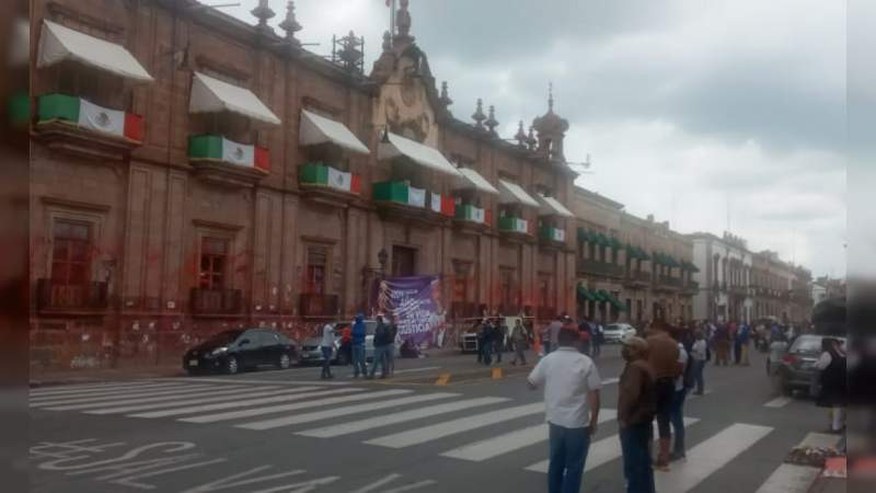 Caravana de la CNTE arriba al centro histórico de Morelia 