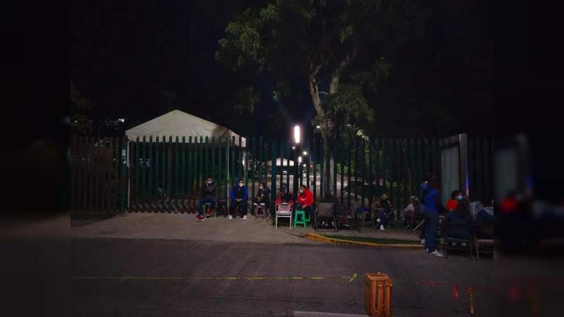 Ayuntamiento de Morelia recomienda no acampar en módulos de vacunación