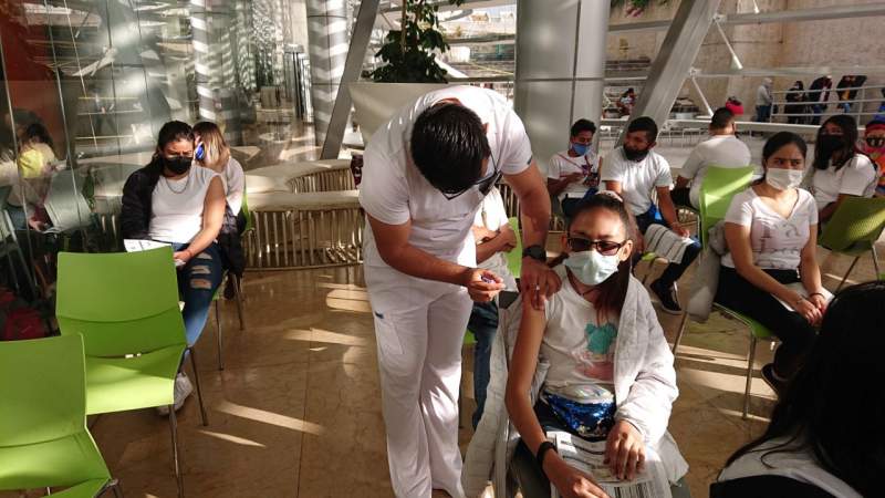 Aplicadas más de 47 mil vacunas contra Covid-19 en Poliforum de Morelia 