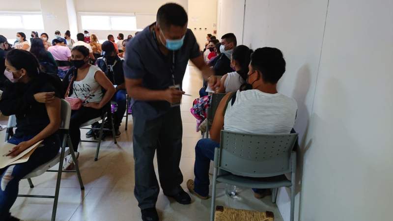 Aplicadas más de 47 mil vacunas contra Covid-19 en Poliforum de Morelia 