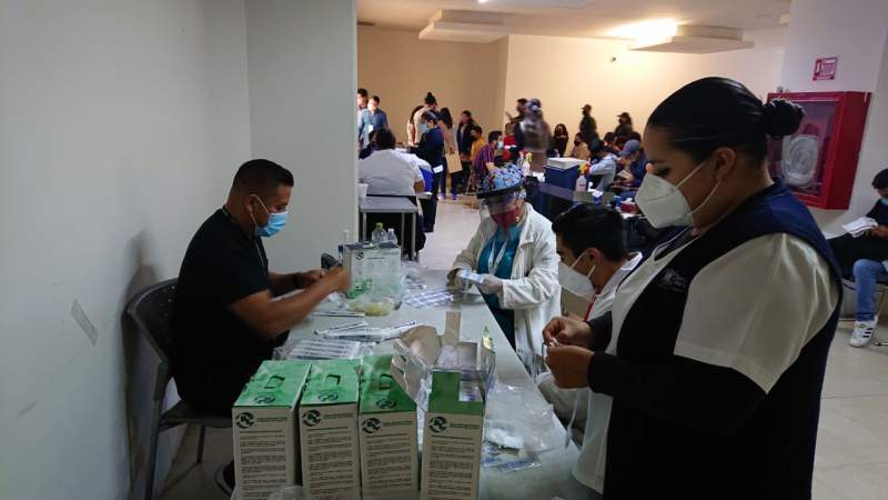Aplicadas más de 47 mil vacunas contra Covid-19 en Poliforum de Morelia 