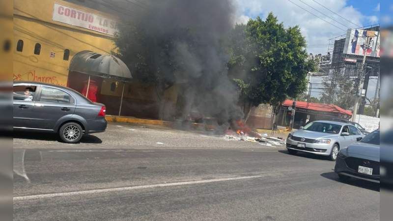 CNTE quema bodega en Morelia 