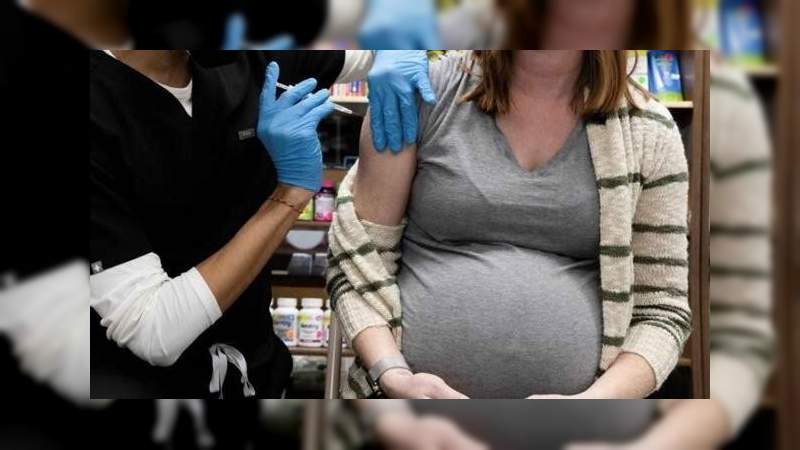 Estudia Sanidad evaluar los transtornos menstruales como posibles efectos secundarios de la vacuna anticovid 
