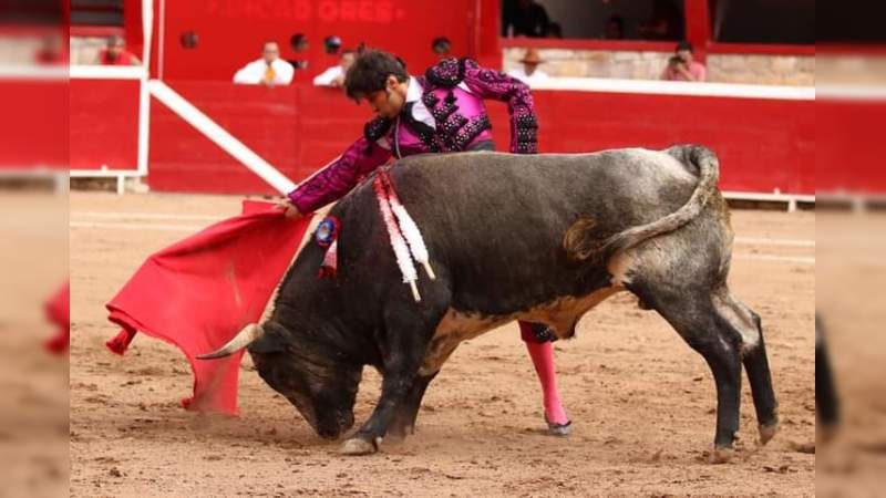 Póker de toreros morelianos en competencia, en Lagunillas