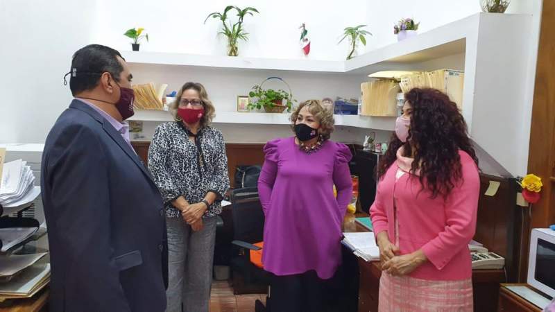 Secretario de Salud, Elías Ibarra recorre oficinas centrales 