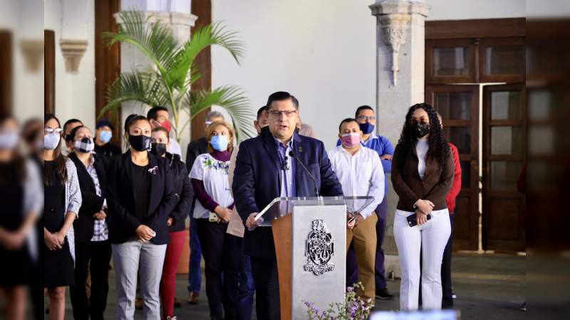 Presenta Nacho Campos a directores de administración de Uruapan 