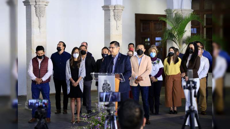 Presenta Nacho Campos a directores de administración de Uruapan 