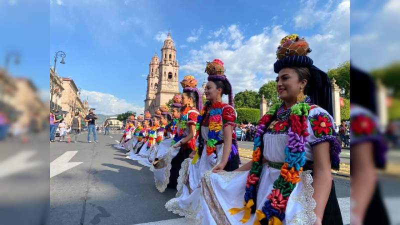 Al ritmo de Juan Colorado, bailarines se apropian del Centro de Morelia 