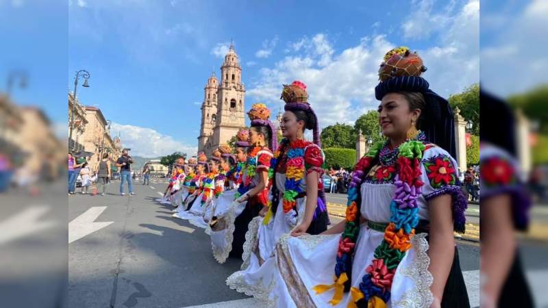 Realizan flashmob en Morelia, Michoacán, bailarines se apropian del Centro Histórico